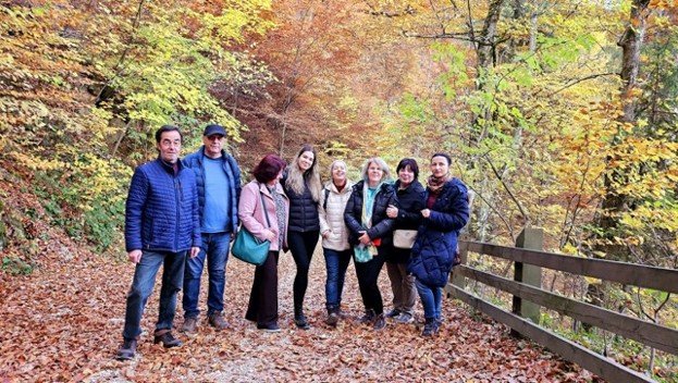 Membrii comunității Fizica Altfel într-o ieșire de grup